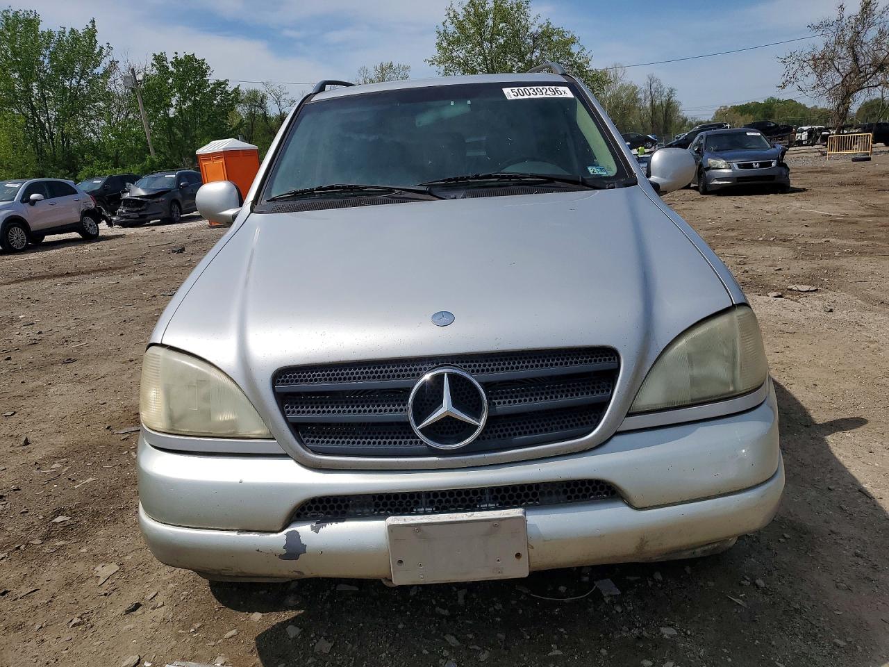 2000 Mercedes-benz Ml430 Silver vin: 4JGAB72E8YA189188