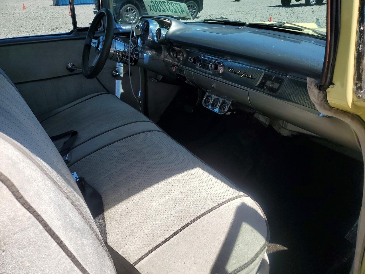 1957 Chev Hardtop Yellow vin: VC570146578