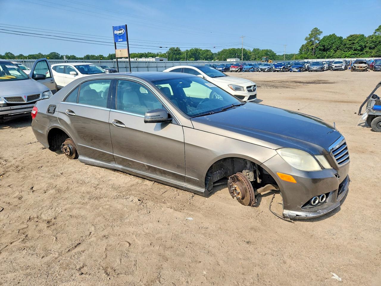 2010 Mercedes-benz E 350 4matic Коричневый vin: WDDHF8HB2AA136654