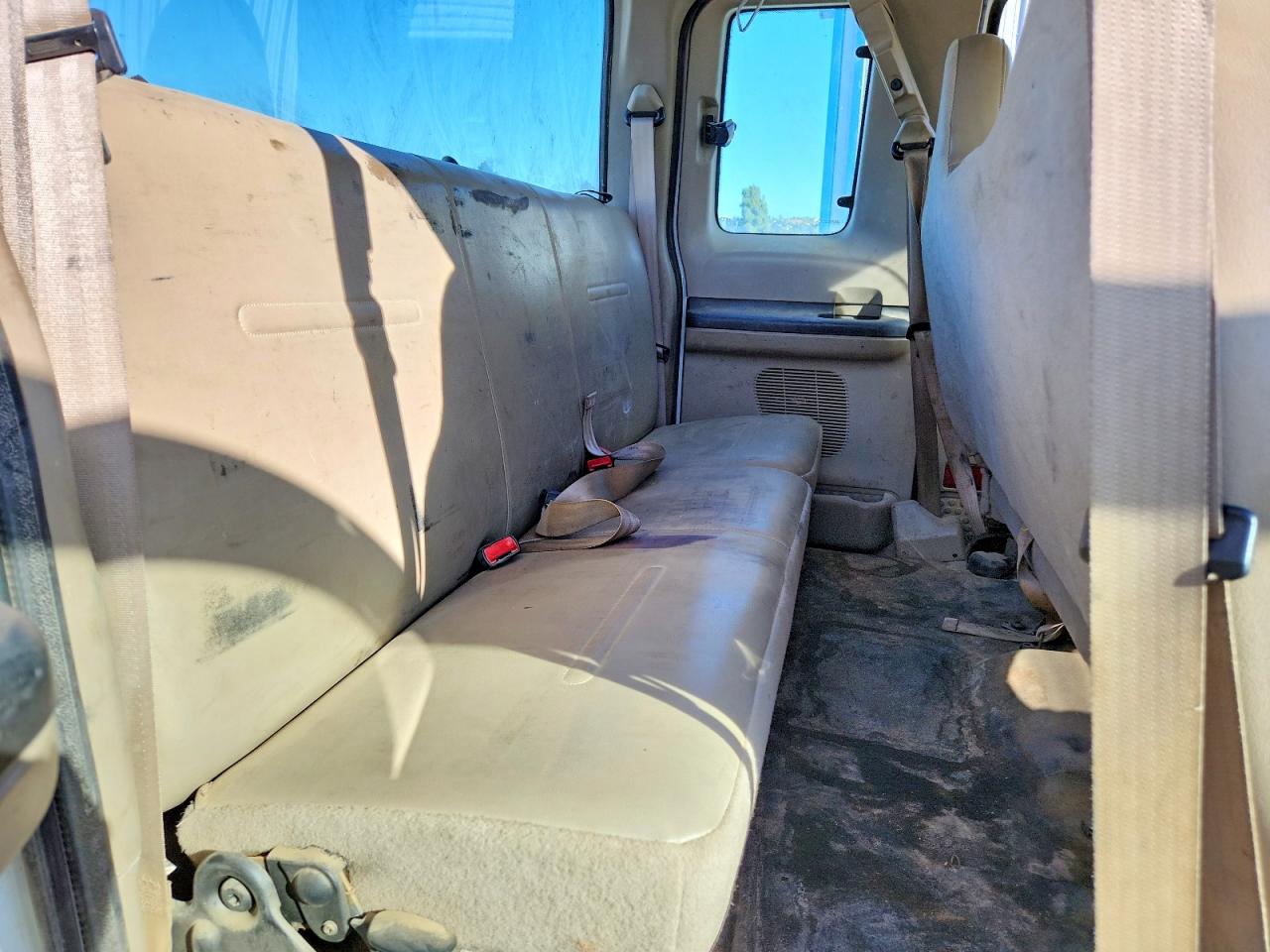 2005 Ford F250 Super Duty White vin: 1FTNX20515EC29287