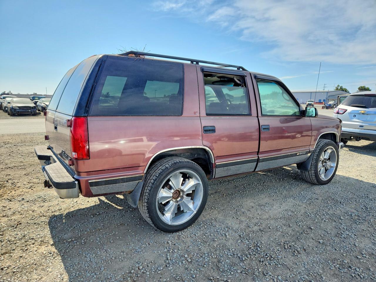 1996 Chevrolet Tahoe K1500 Burgundy vin: 1GNEK13R4TJ338023