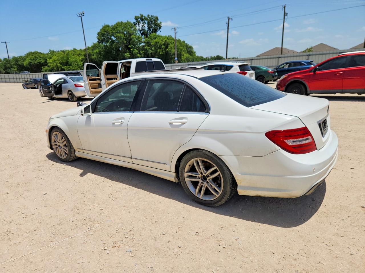 2013 Mercedes-benz C 250 White vin: WDDGF4HB6DA771191