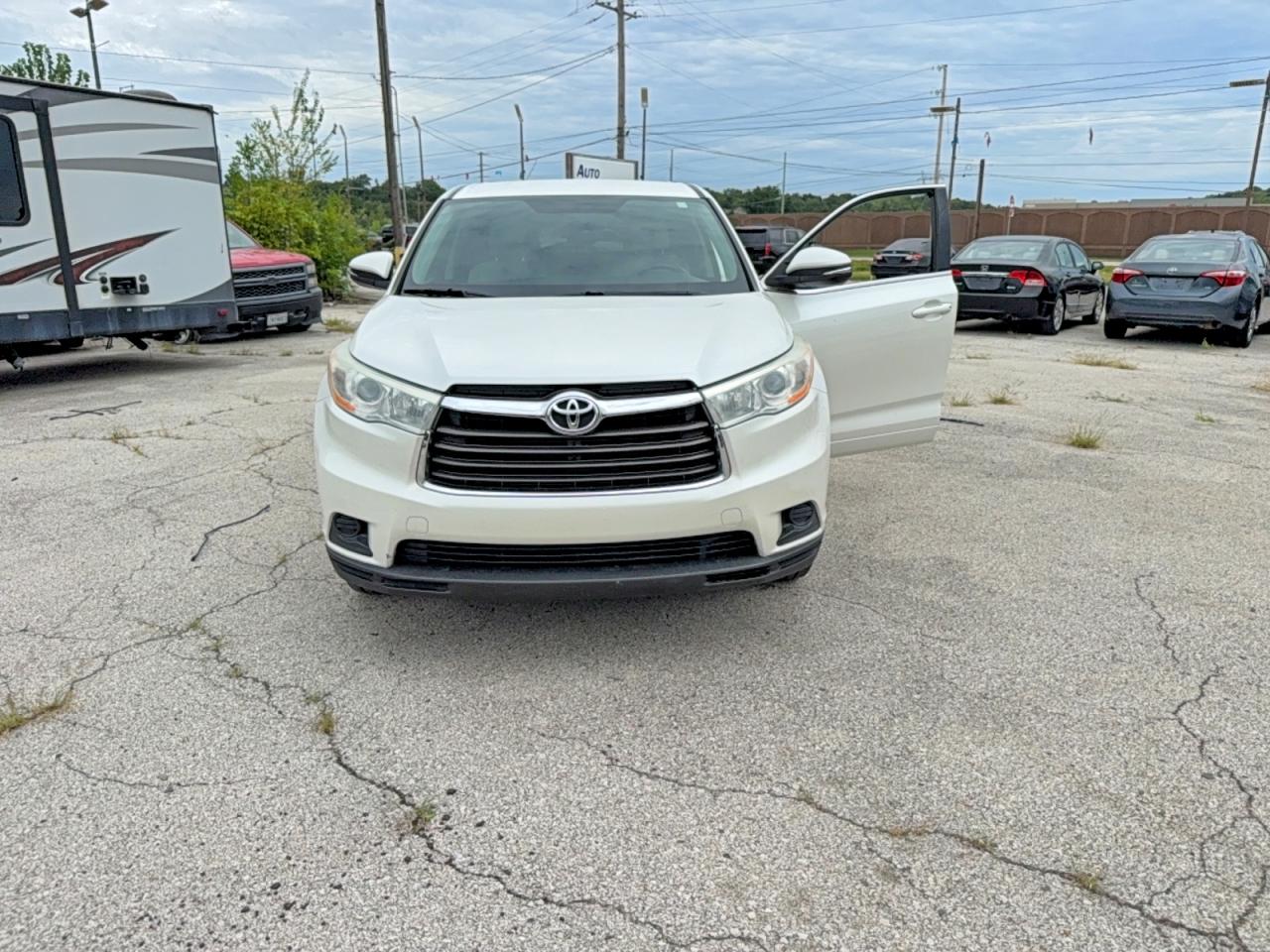 2014 Toyota Highlander Le Белый vin: 5TDBKRFH1ES015566
