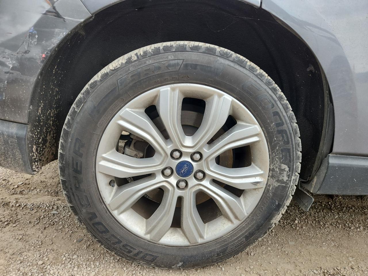 2022 Ford Edge Titanium Gray vin: 2FMPK4K93NBA32891 Damage: Right Rear Tire, Worn, Replacement Required