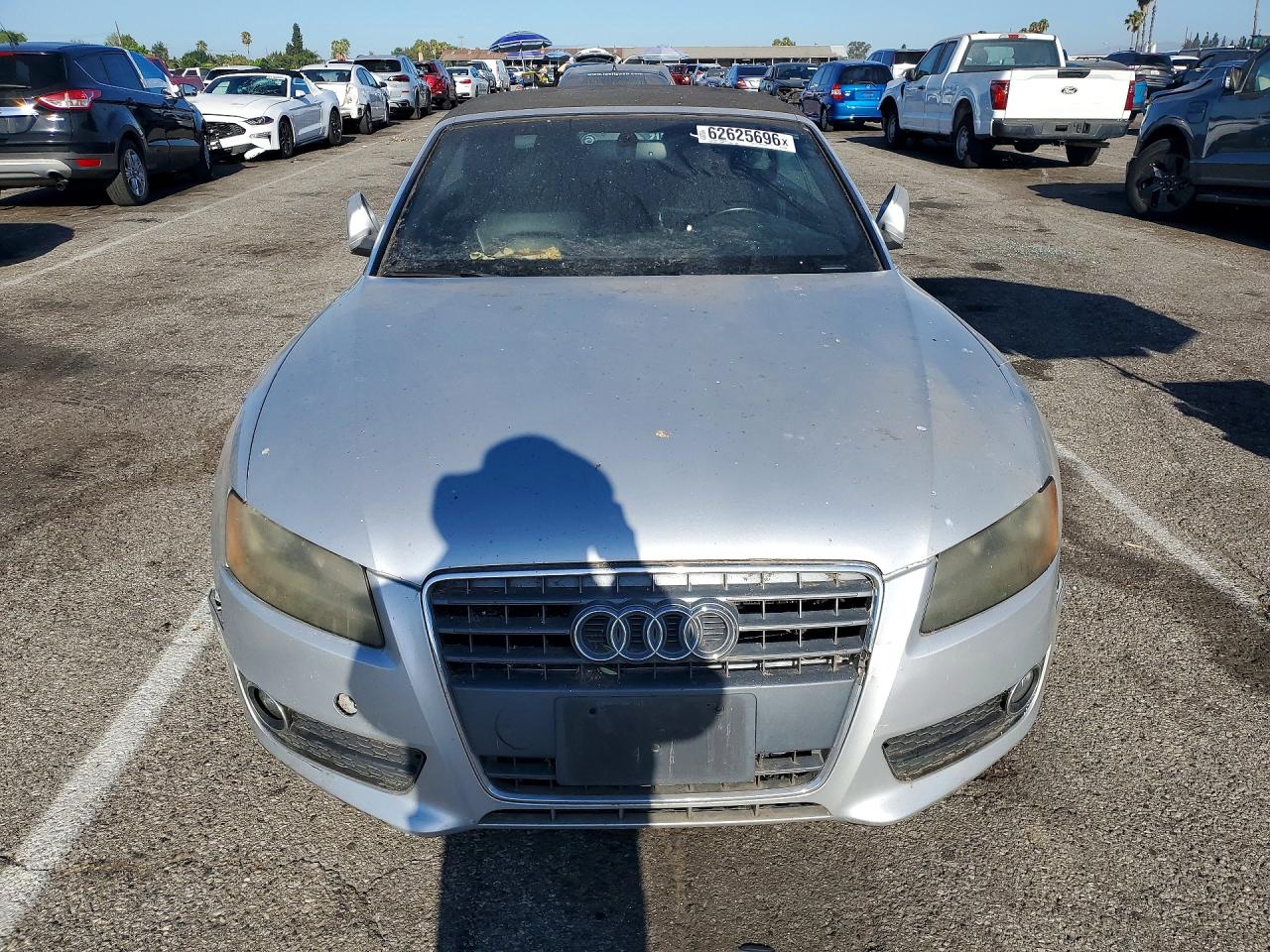 2011 Audi A5 Premium Plus Silver vin: WAUJFAFH3BN006495