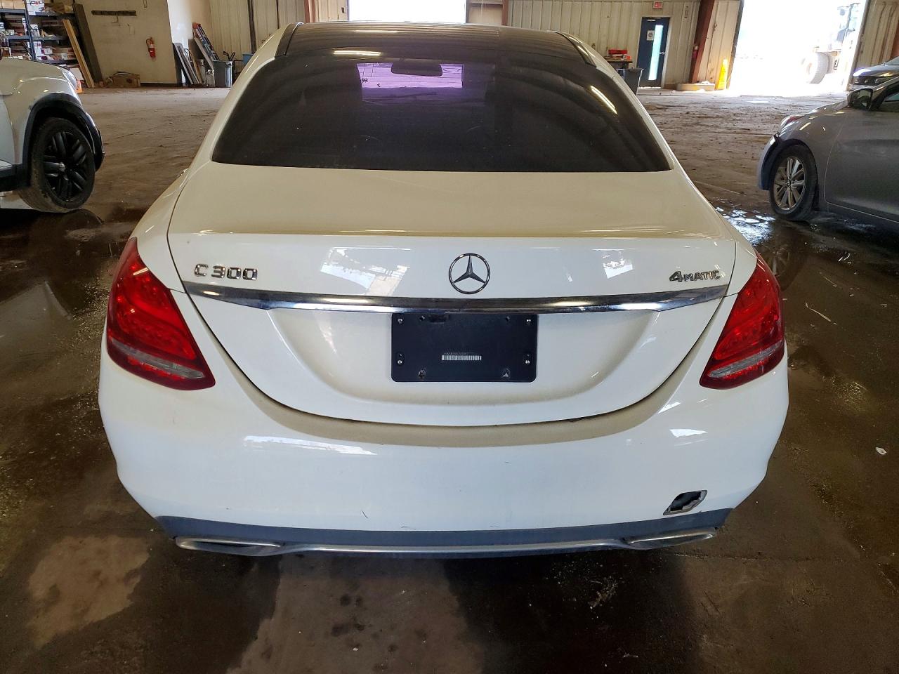 2015 Mercedes-benz C 300 4matic White vin: 55SWF4KB9FU009237
