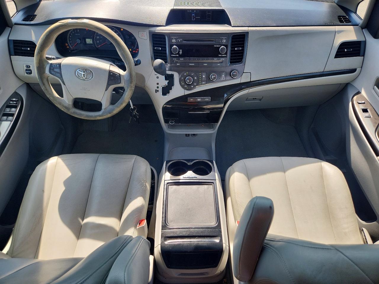 2012 Toyota Sienna Le Silver vin: 5TDKK3DC3CS197742