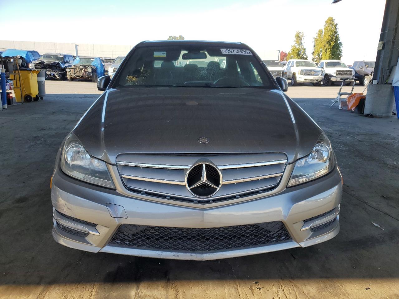 2012 Mercedes-benz C 250 Silver vin: WDDGF4HB1CR195736