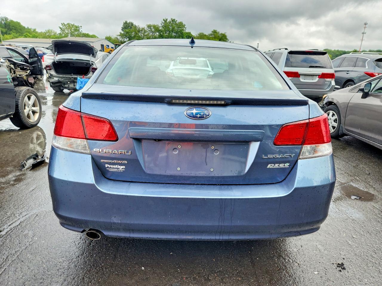 2013 Subaru Legacy 2.5i Limited Blue vin: 4S3BMBL66D3016118