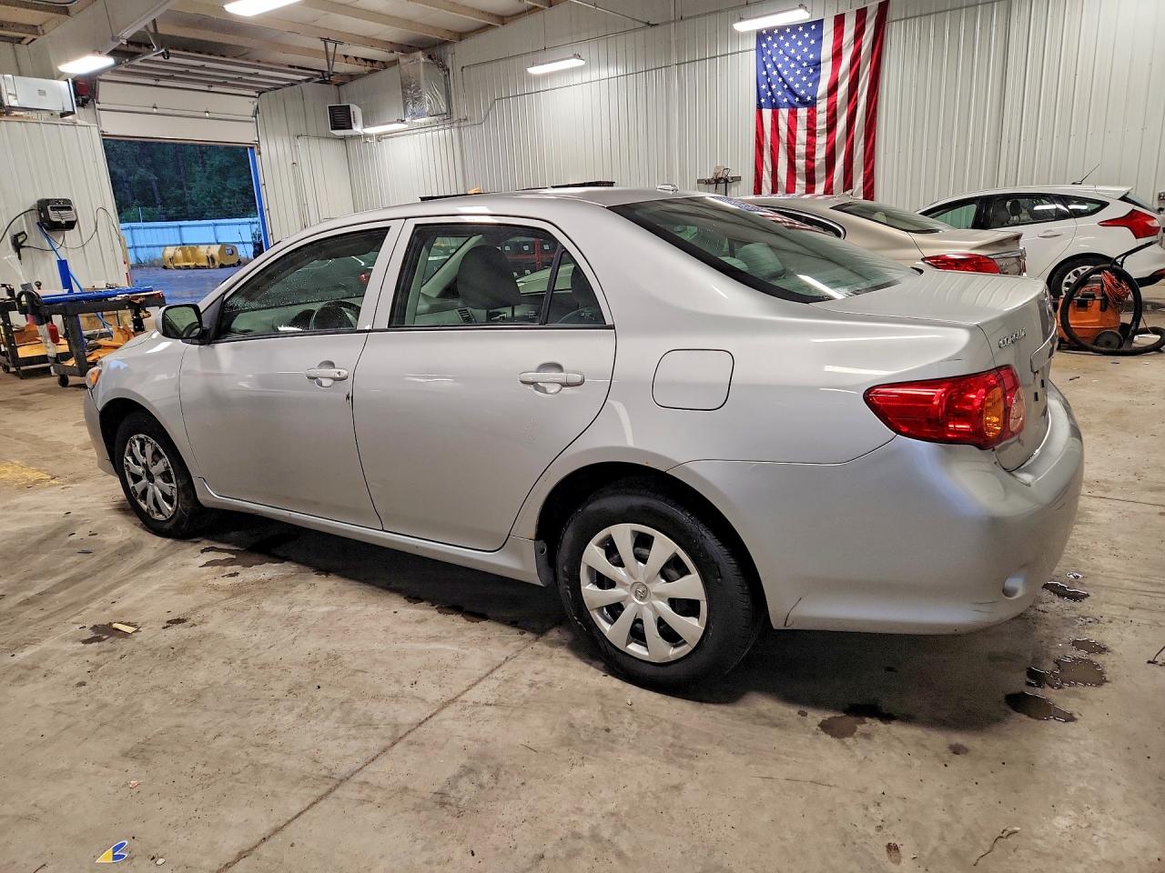 2010 Toyota Corolla Le Silver vin: 1NXBU4EE9AZ216928