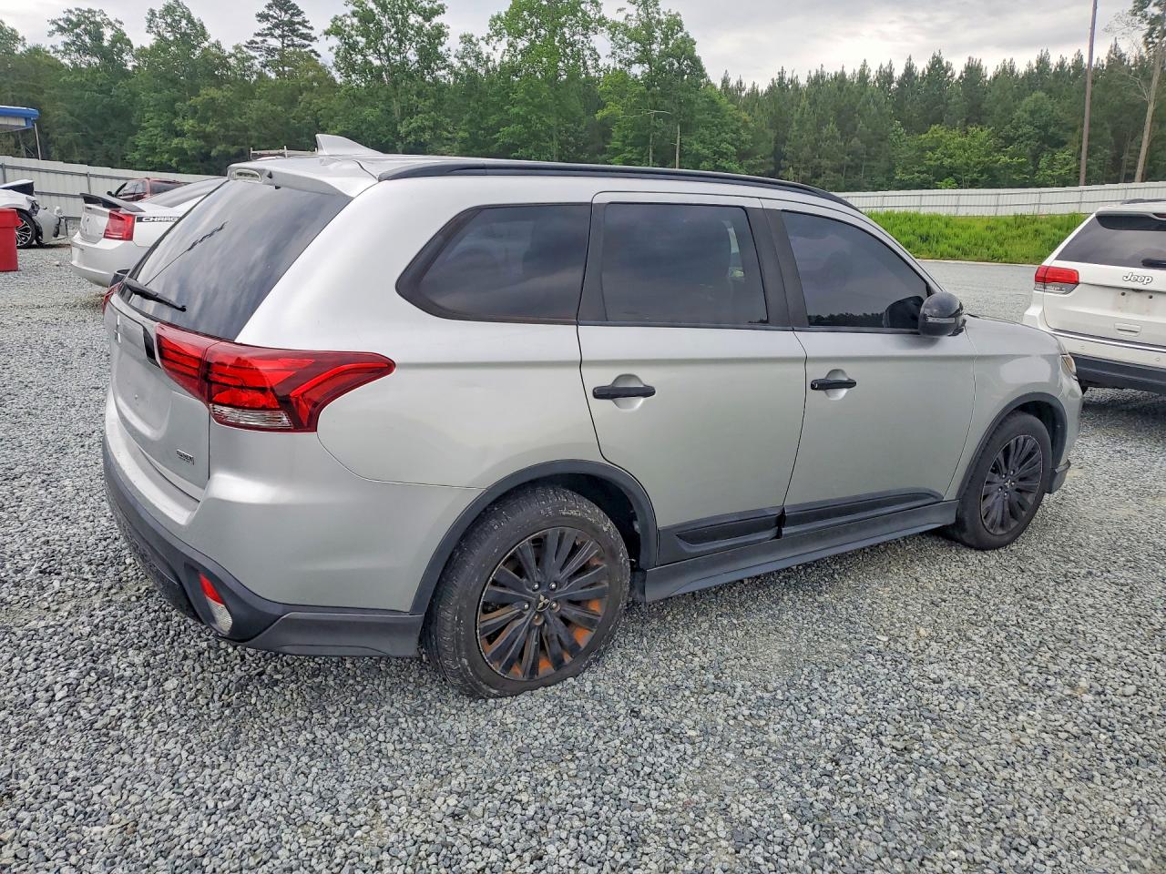 2020 Mitsubishi Outlander Se Серебряный vin: JA4AD3A35LZ006857