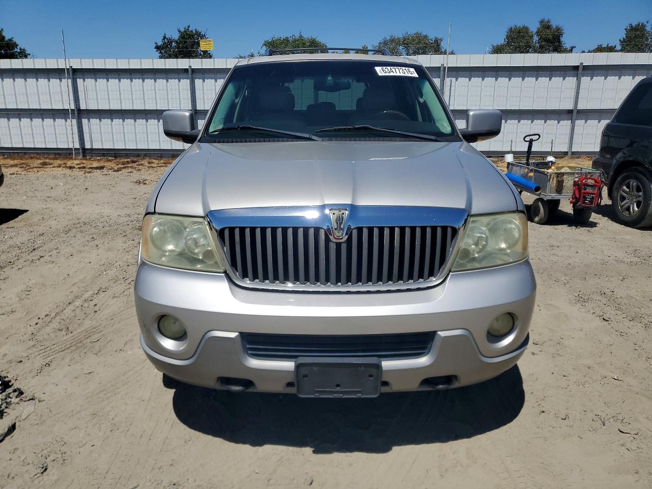2003 Lincoln Navigator Silver vin: 5LMFU28R63LJ00662