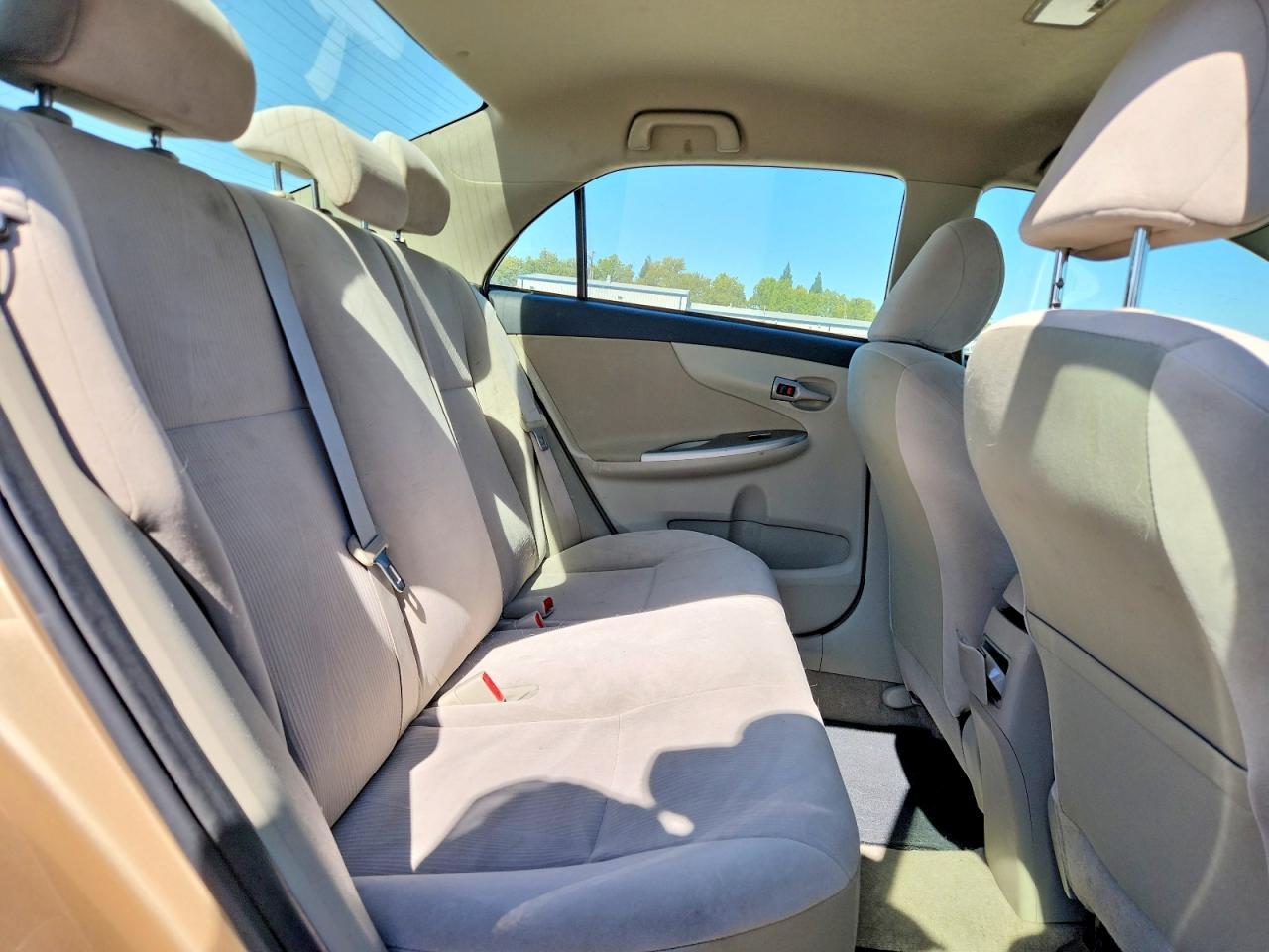 2011 Toyota Corolla Le Tan vin: JTDBU4EE4B9167372