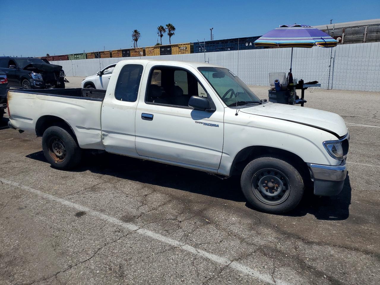 1996 Toyota Tacoma Base White vin: 4TAVL52N5TZ192613