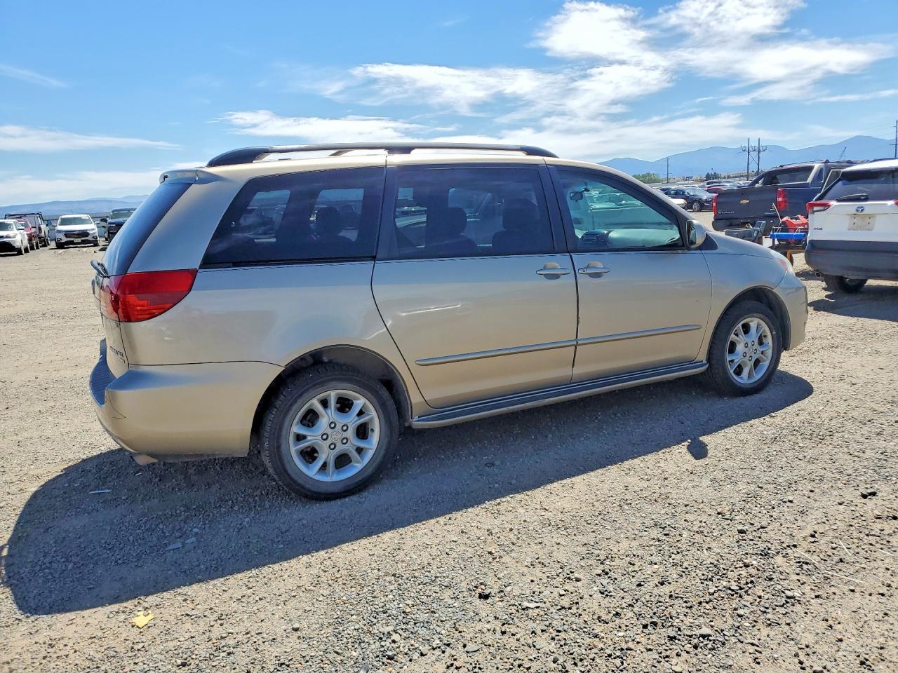 2004 Toyota Sienna Xle 7 Passenger Gold vin: 5TDBA22C14S005381