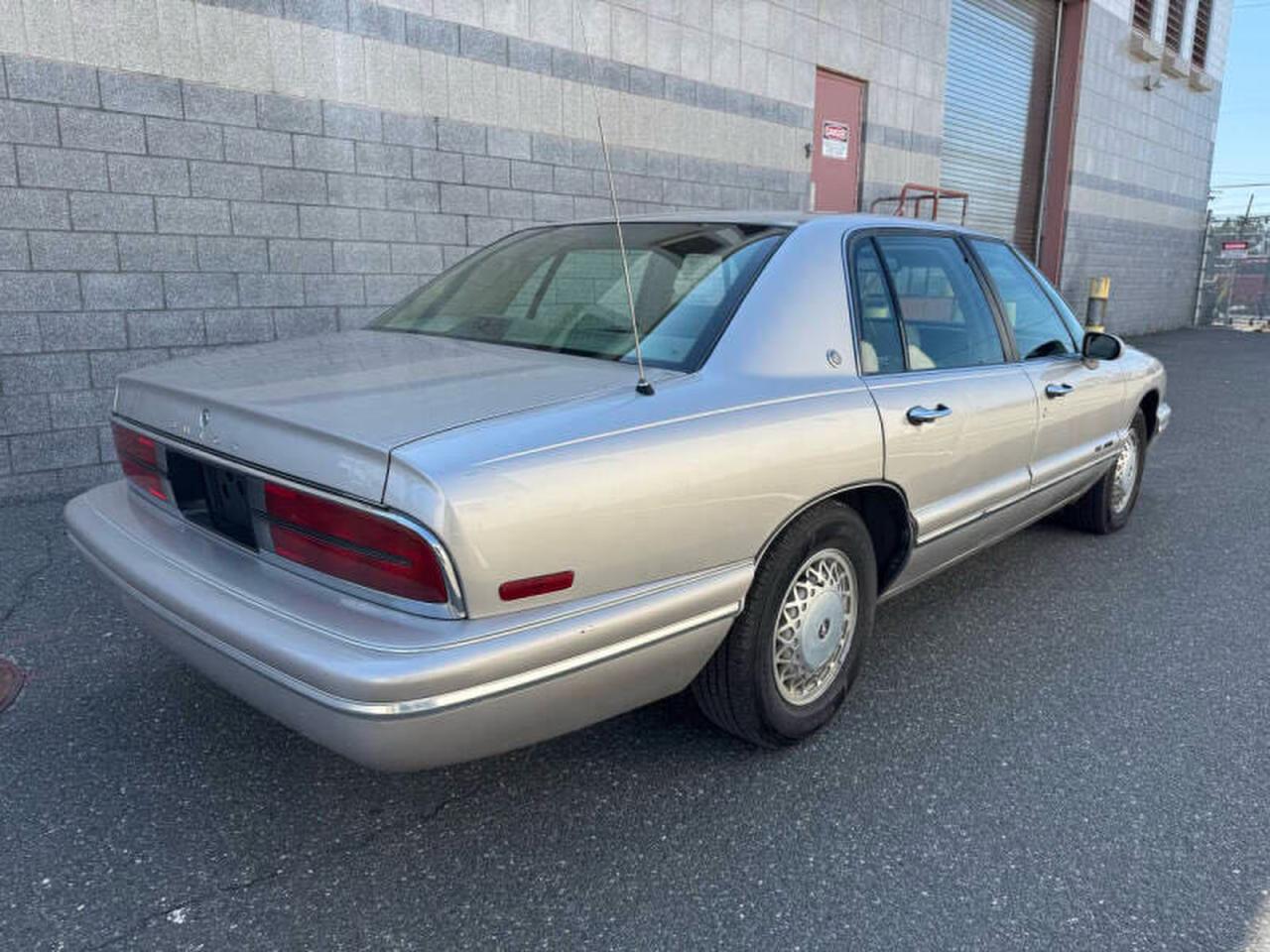 1996 Buick Park Avenue Tan vin: 1G4CW52K8TH619048