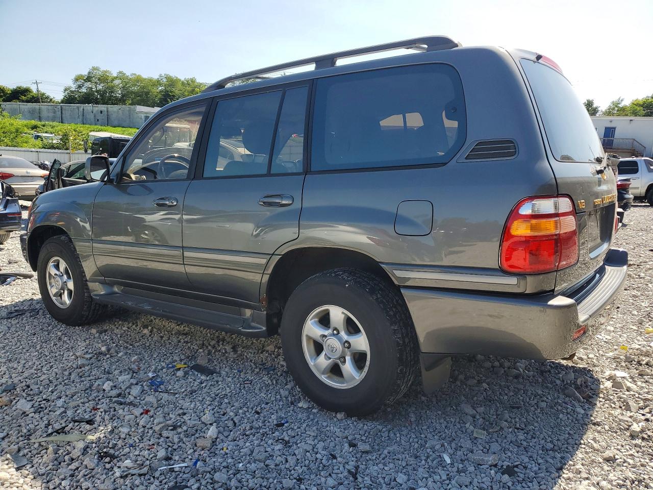 2000 Toyota Land Cruiser Base Gray vin: JT3HT05J5Y0107685