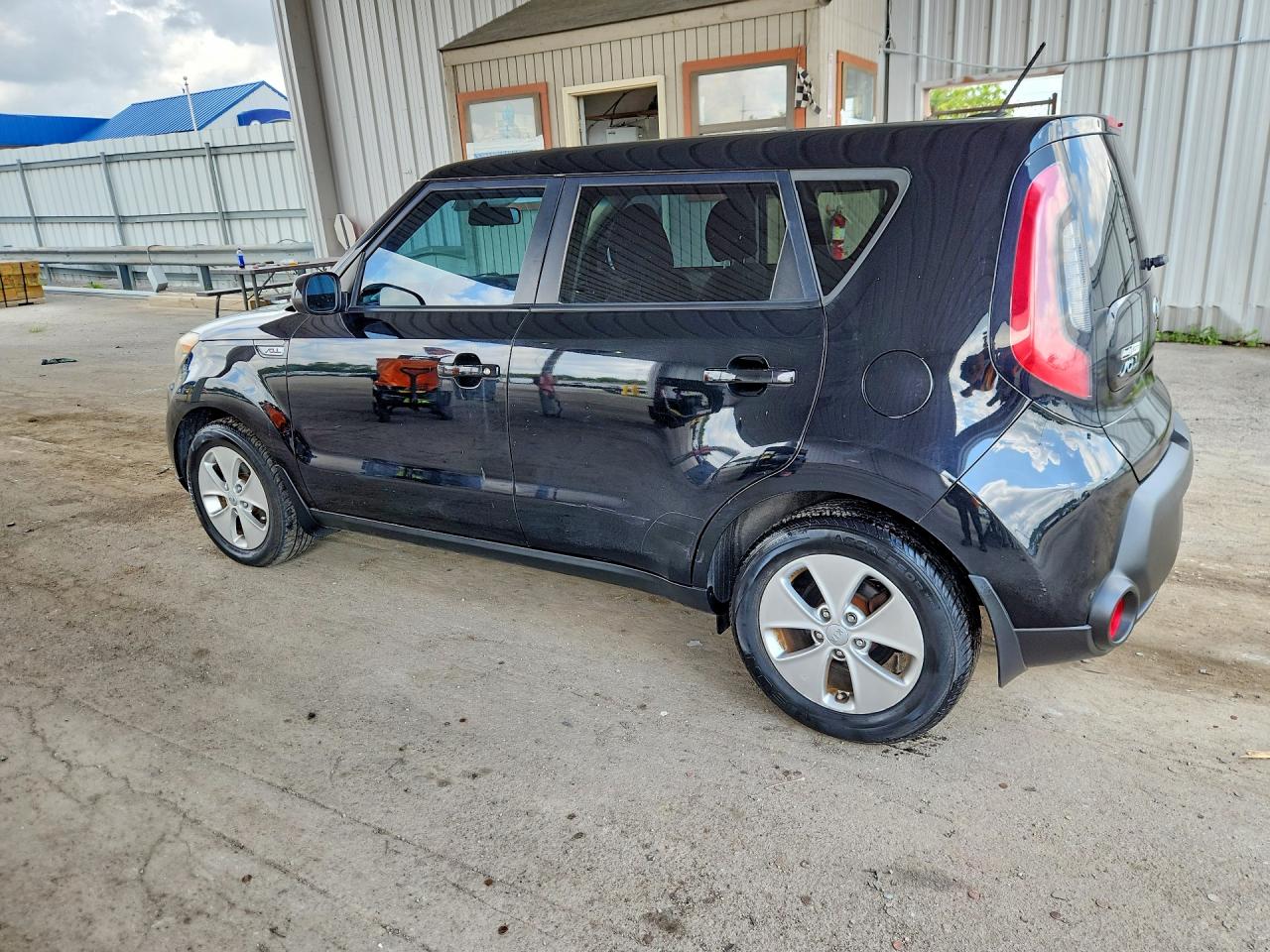2015 Kia Soul Base Black vin: KNDJN2A25F7203693
