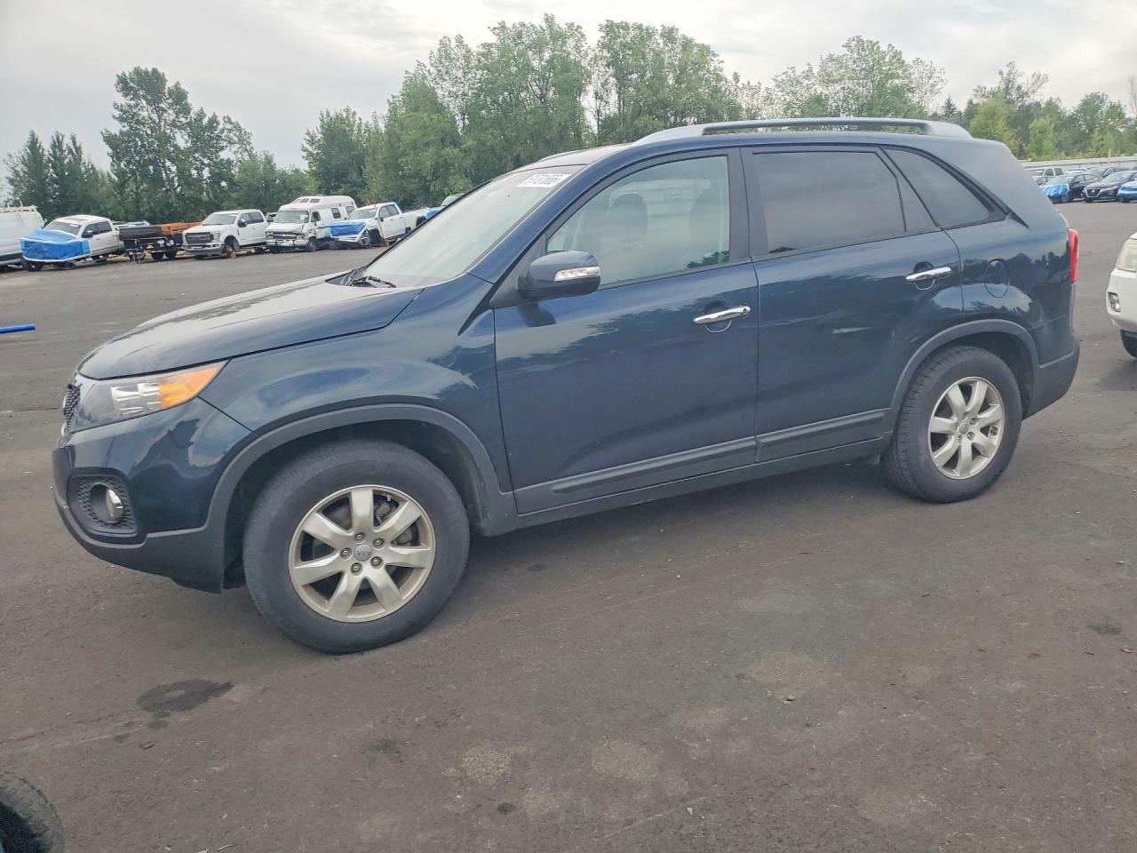 2013 Kia Sorento Lx Синий vin: 5XYKT4A62DG395972