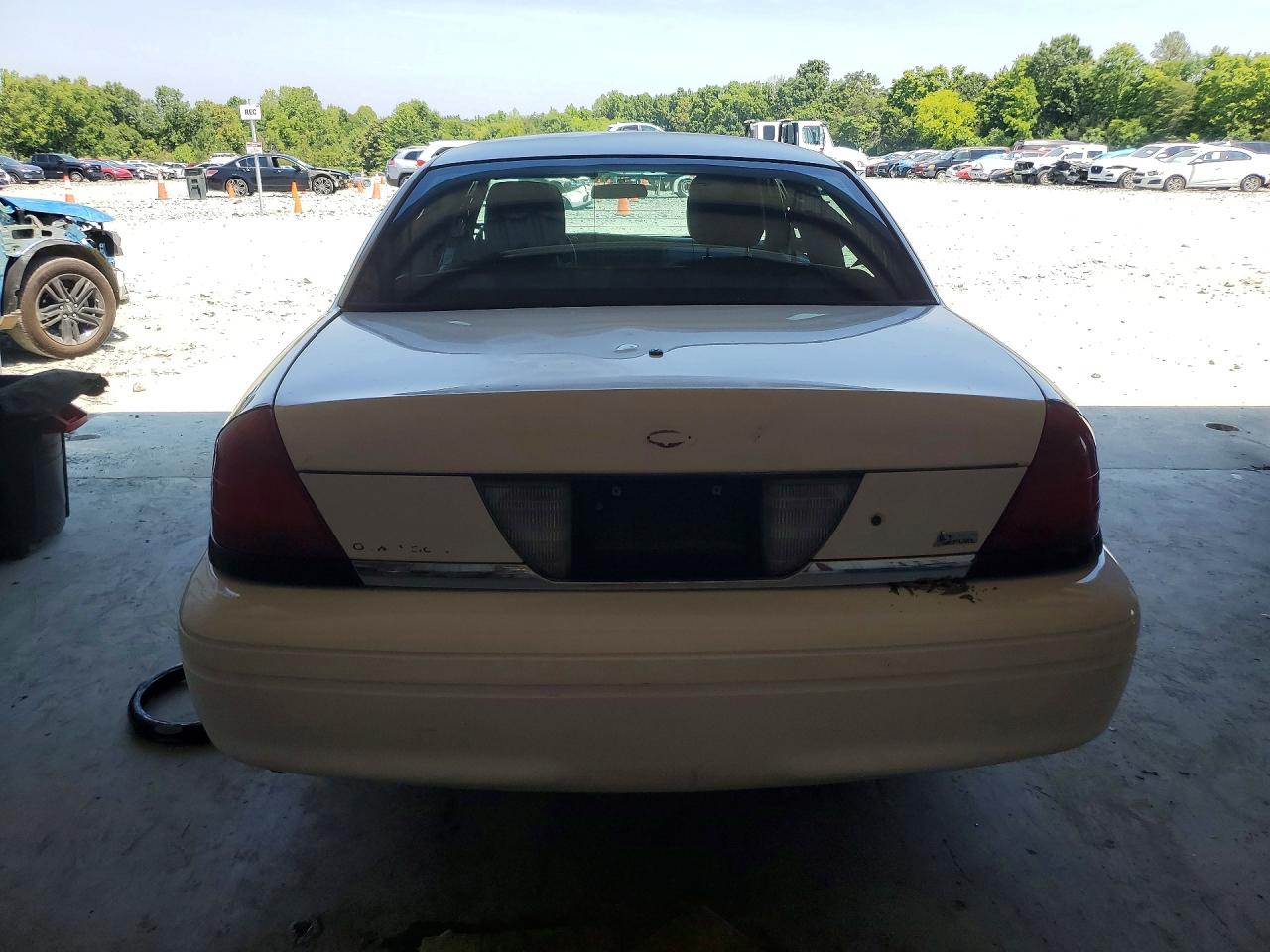2011 Ford Crown Victoria Police Interceptor White vin: 2FABP7BV4BX166621