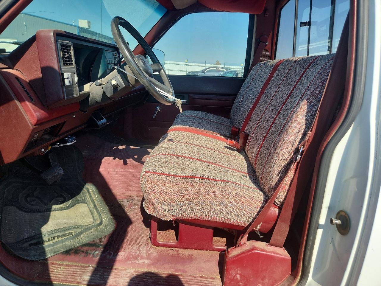 1990 Gmc Sierra C2500 White vin: 1GTFC24KXLZ512874