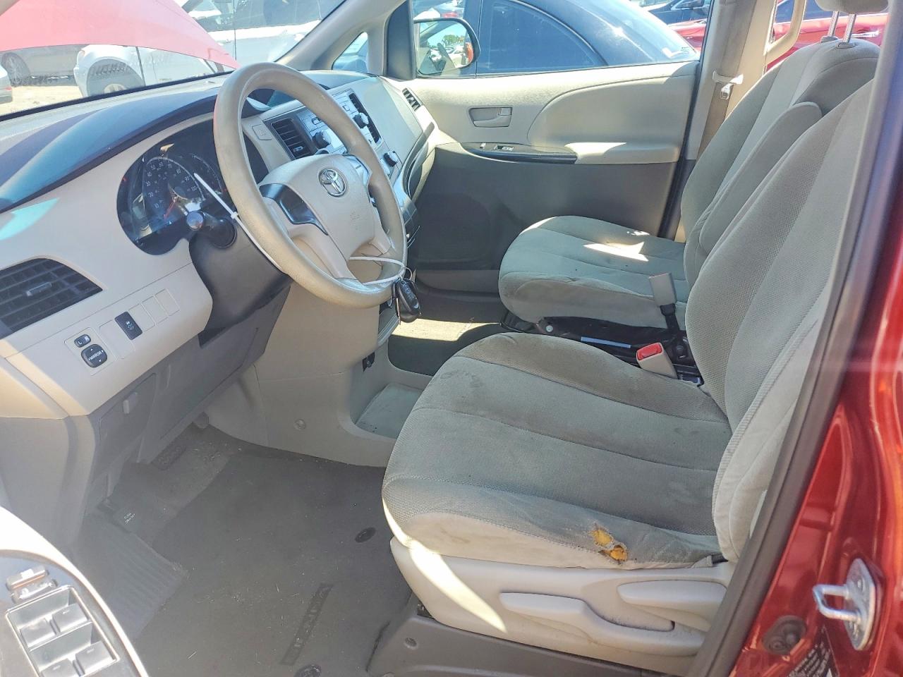 2014 Toyota Sienna L 7-passenger Maroon vin: 5TDZK3DC1ES508005