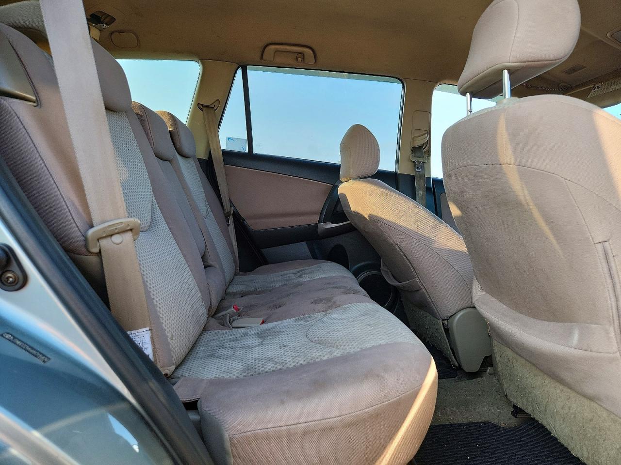2006 Toyota Rav4 Base Gray vin: JTMBD33V665015409