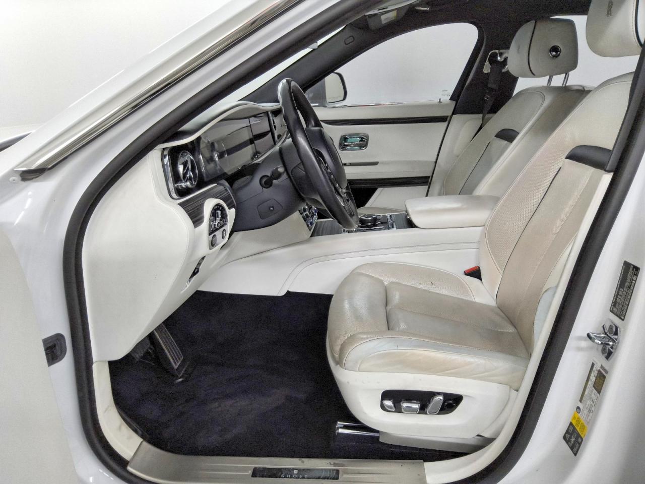 2021 Rolls-royce Ghost White vin: SCATV0C06MU204382
