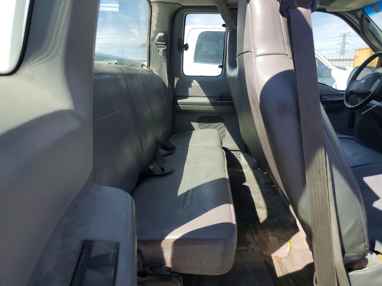 2006 Ford F250 Super Duty White vin: 1FTSX21536EC43047