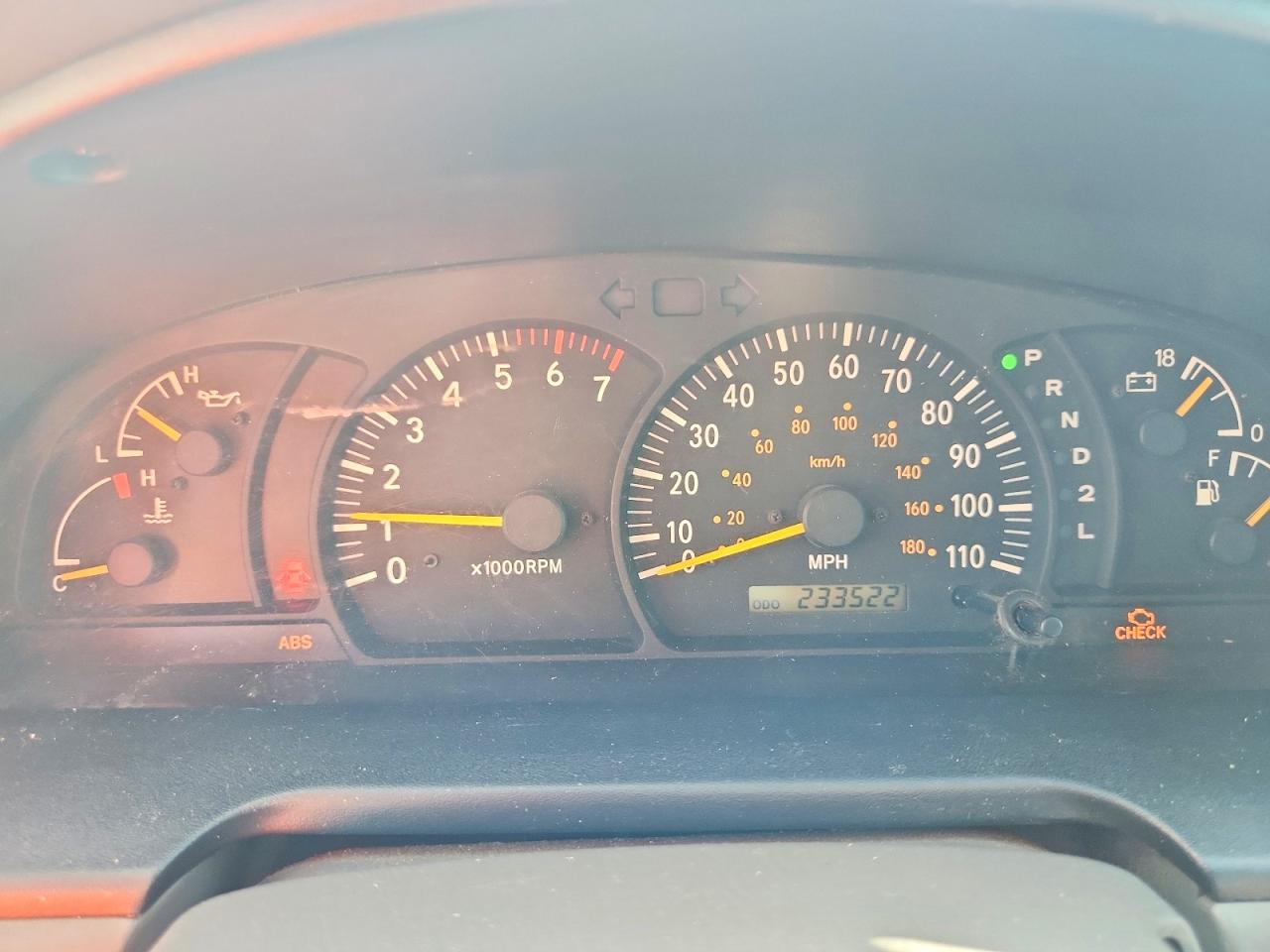 2000 Toyota Tundra Sr5 Red vin: 5TBRT3418YS014300