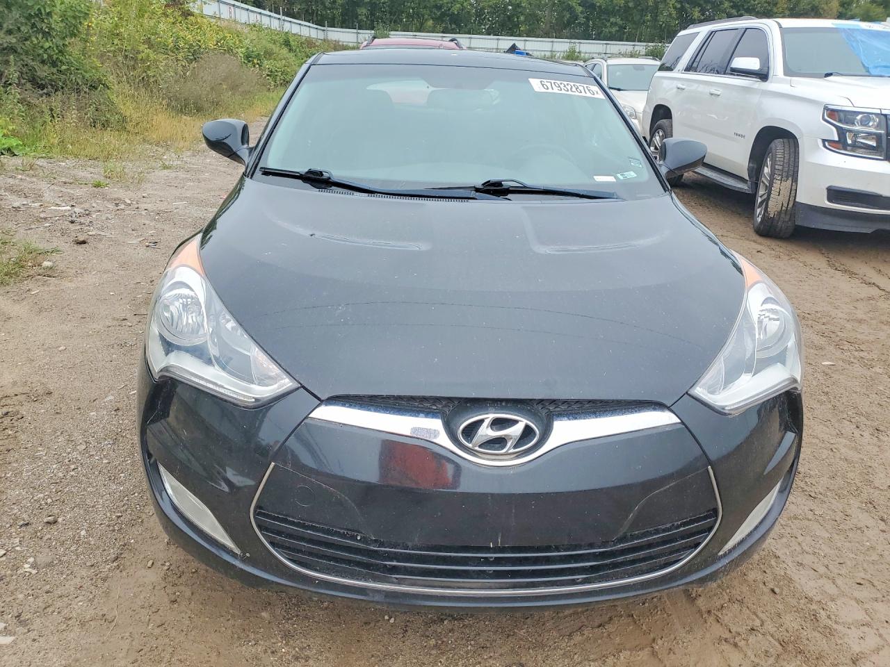 2013 Hyundai Veloster Base Black vin: KMHTC6AD6DU093397