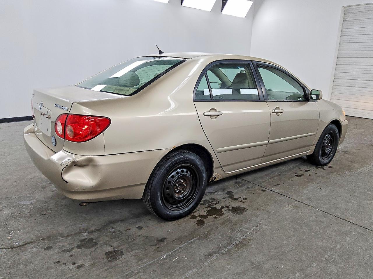 2005 Toyota Corolla Le Beige vin: 1NXBR32E35Z411090