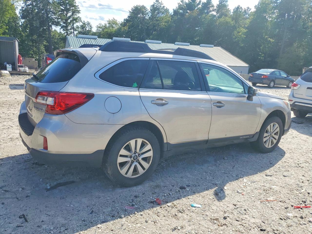 2015 Subaru Outback 2.5i Premium Silver vin: 4S4BSAFC5F3325272