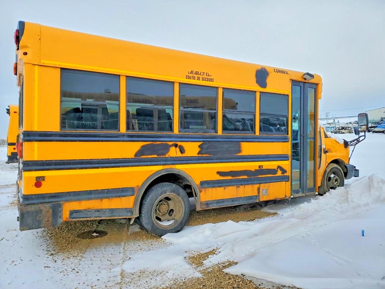 2011 Chev Express Cutaway G3500 White vin: 1GB3G3BG3B1180001