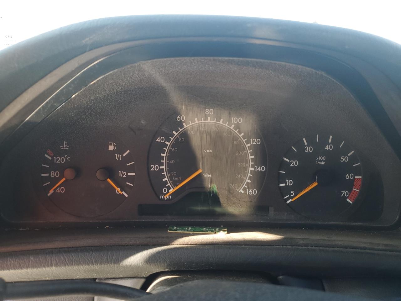 1998 Mercedes-benz Clk 320 Silver vin: WDBLJ65G3WF024431