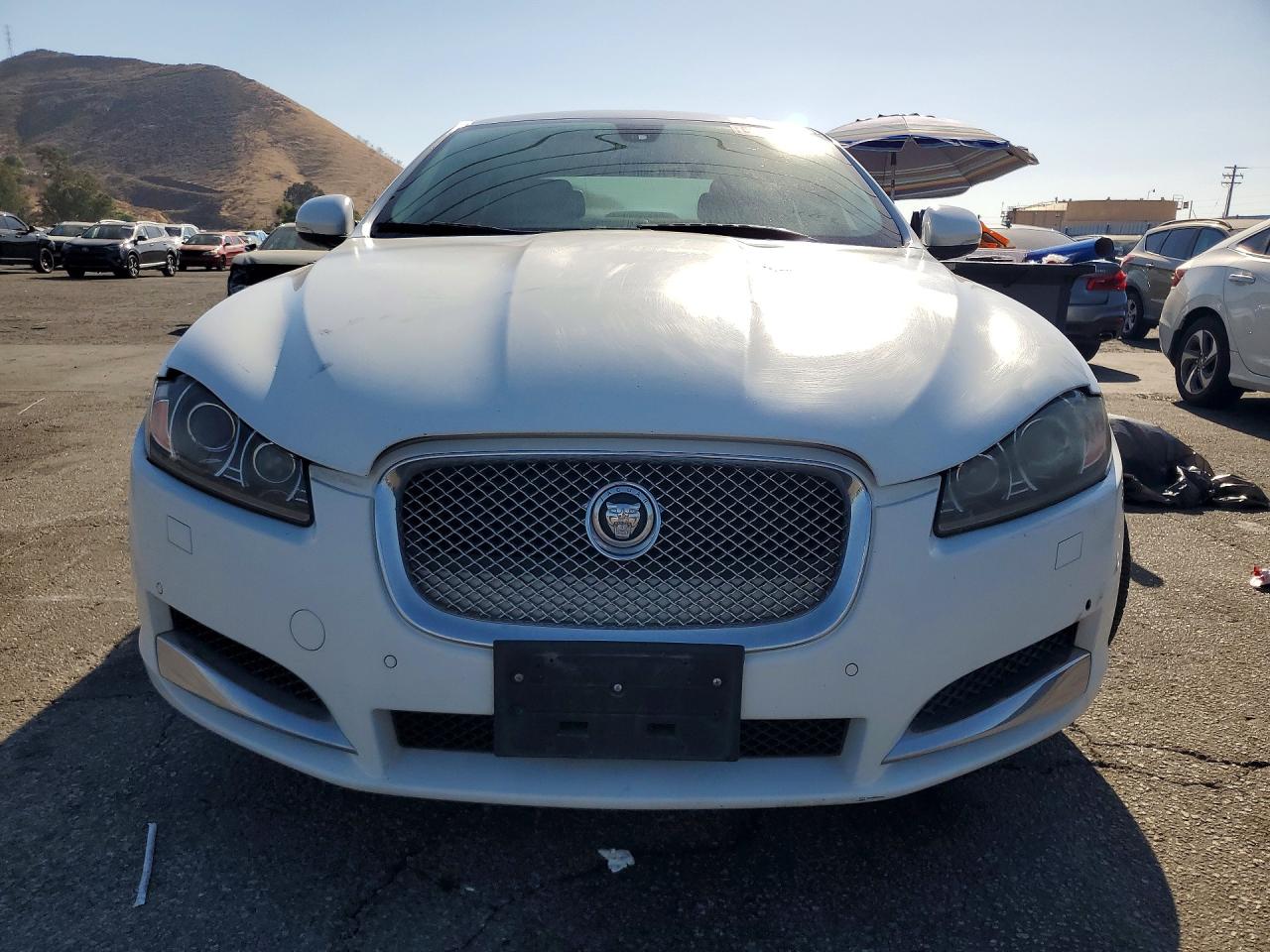 2013 Jaguar Xf White vin: SAJWA0ES2DPS82304