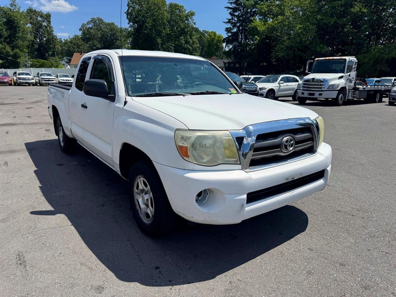 2010 Toyota Tacoma Base White vin: 5TETX4CN7AZ745627