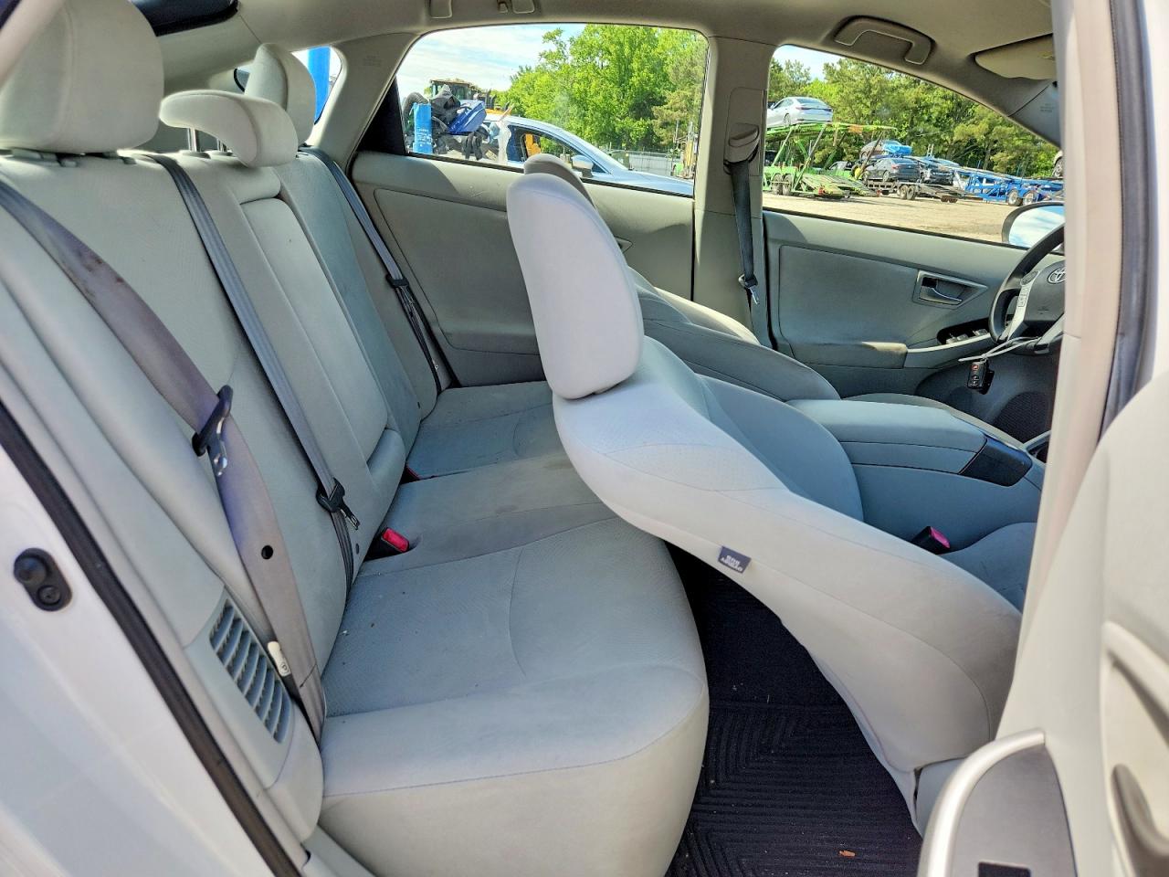 2012 Toyota Prius Two White vin: JTDKN3DU0C0334476