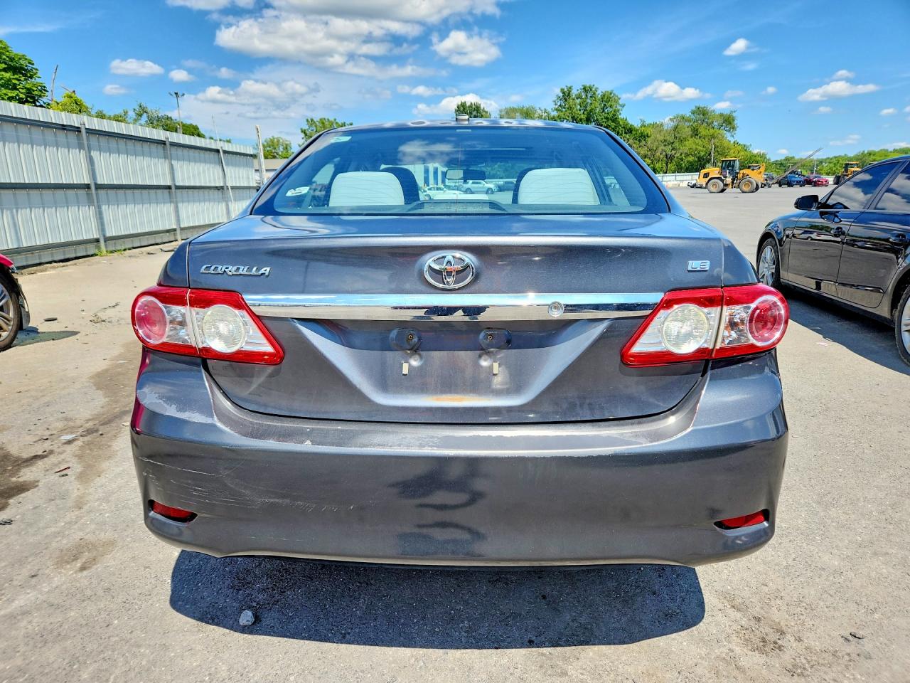 2011 Toyota Corolla Le Gray vin: 2T1BU4EE6BC742596