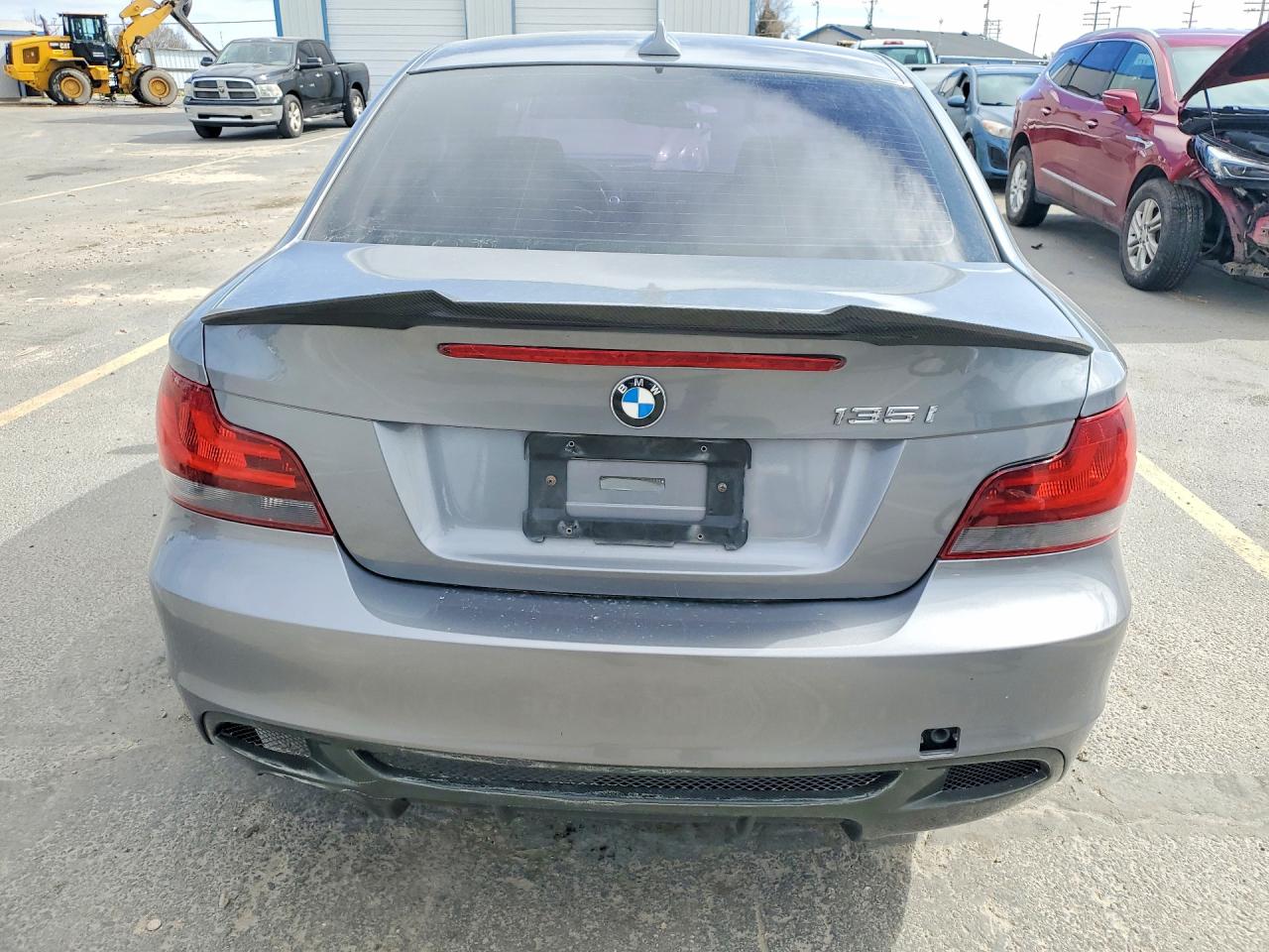 2009 Bmw 135 I Серый vin: WBAUC73569VK94851