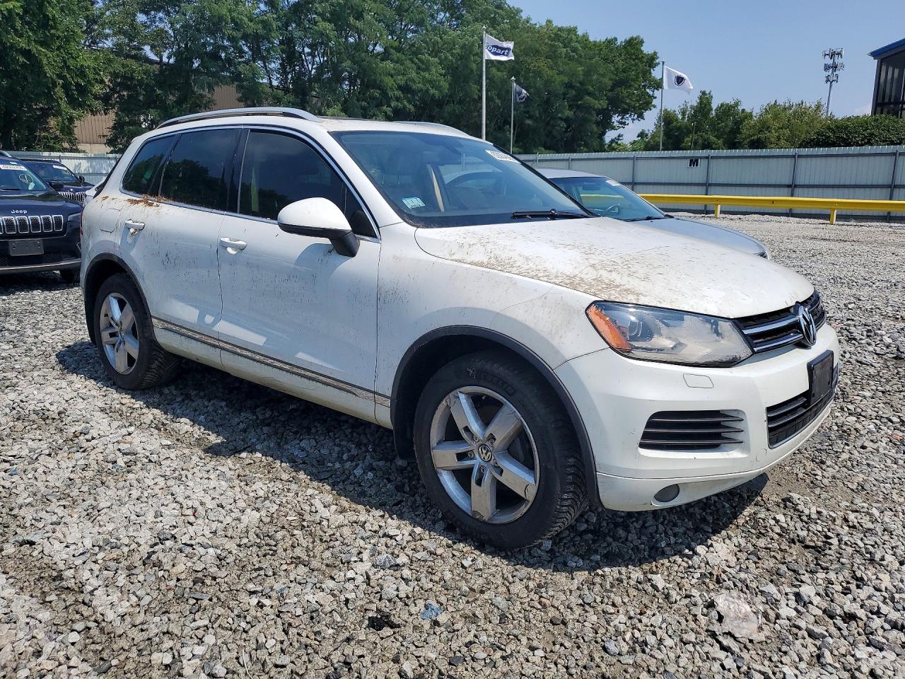 2013 Volkswagen Touareg V6 Tdi Белый vin: WVGEP9BP8DD011533