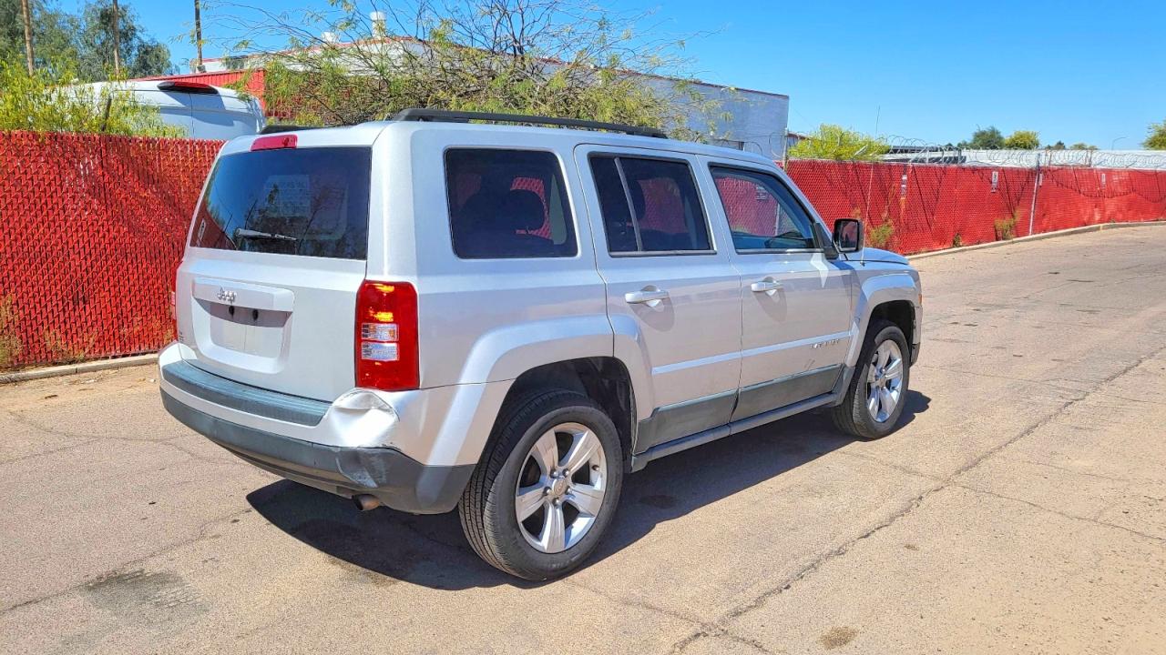 2011 Jeep Patriot Base Серебряный vin: 1J4NT1GBXBD165750
