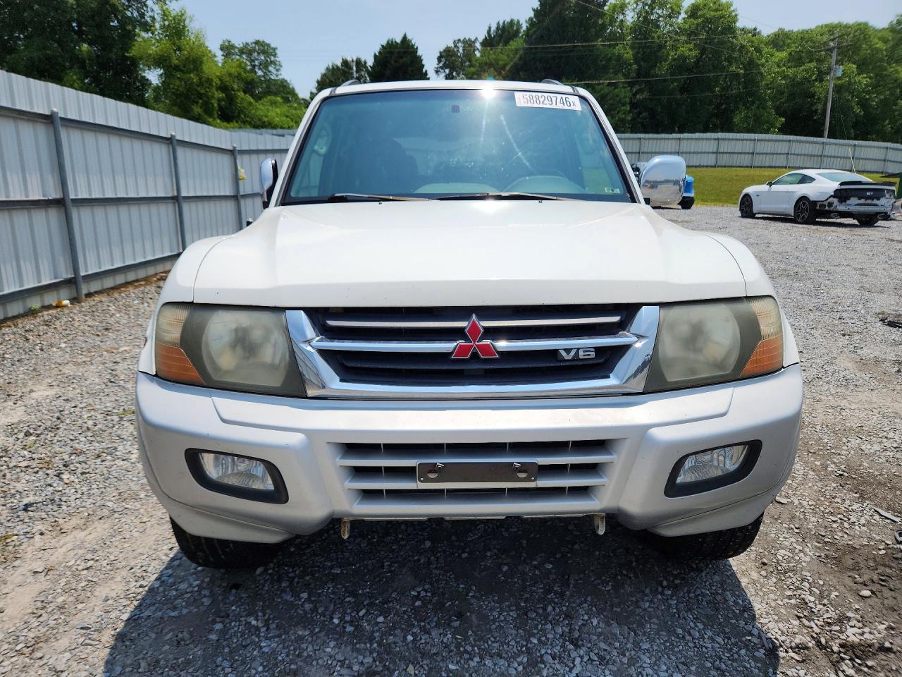 2001 Mitsubishi Montero Limited White vin: JA4MW51RX1J039579