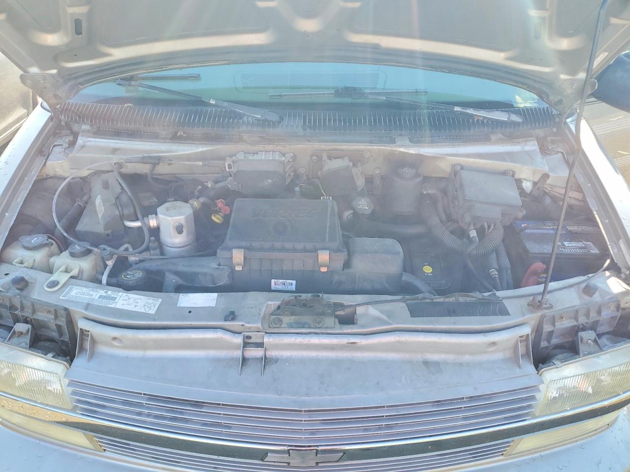 2003 Chevrolet Astro Gold vin: 1GBDM19X23B126790