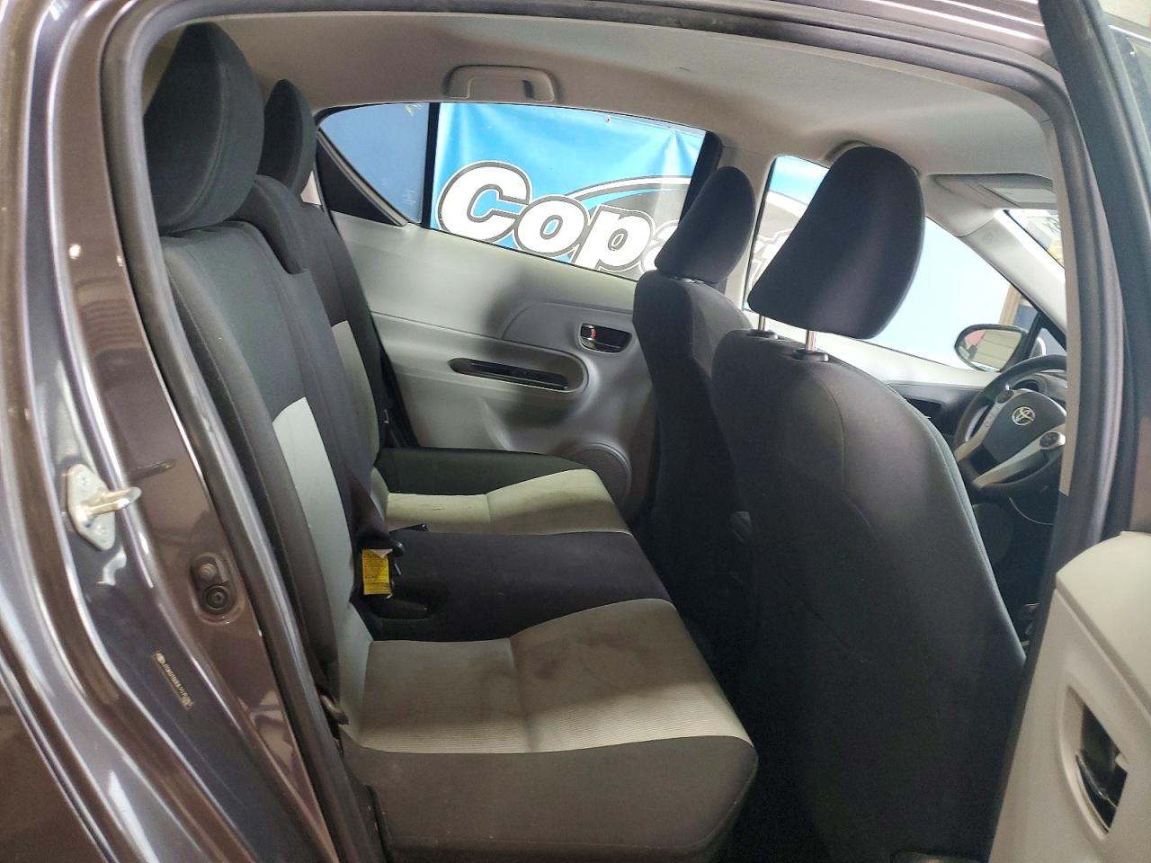 2014 Toyota Prius C Two Угольный vin: JTDKDTB30E1575383