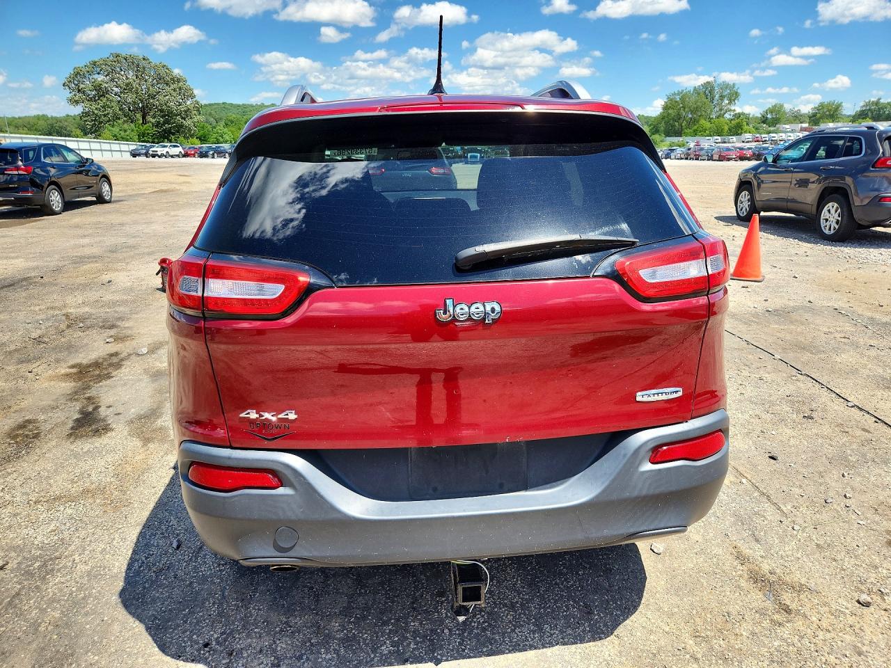 2014 Jeep Cherokee Latitude Red vin: 1C4PJMCB2EW252515