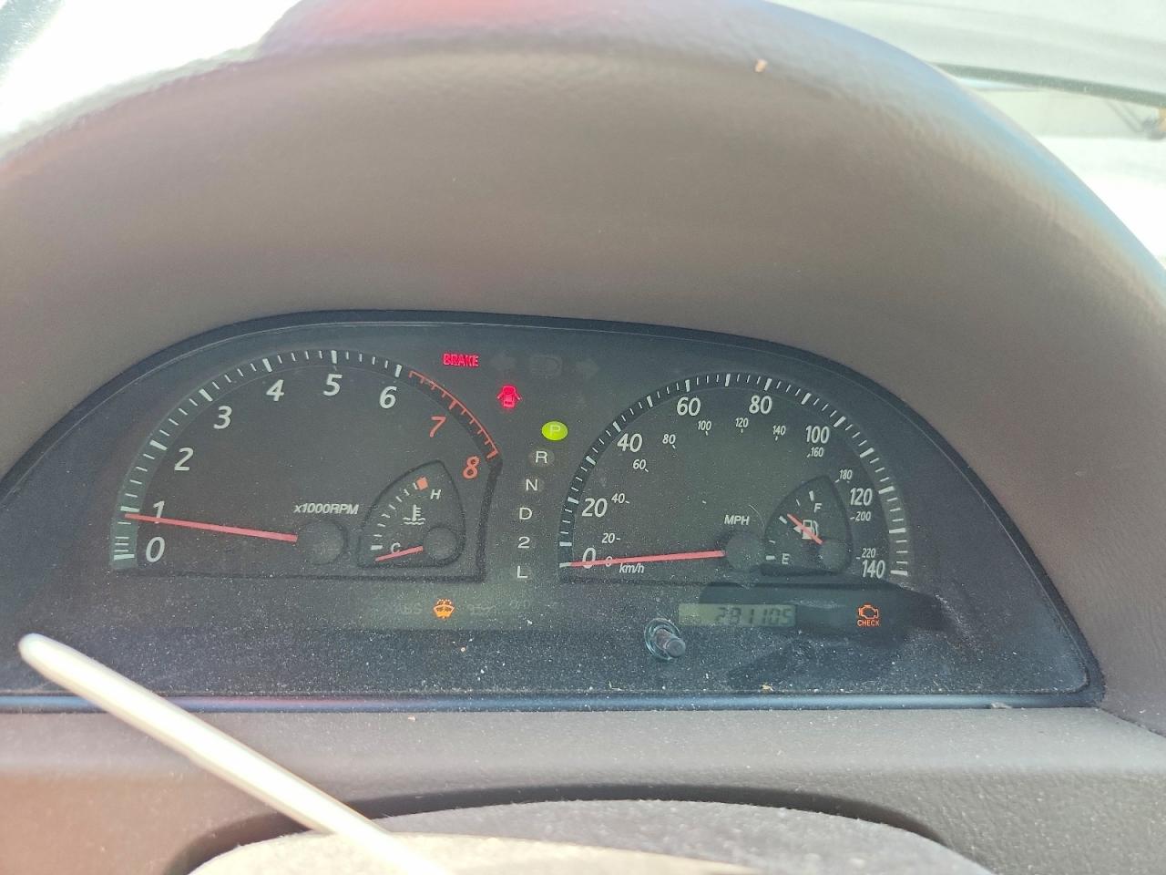 2003 Toyota Camry Le Gold vin: 4T1BE32KX3U190201