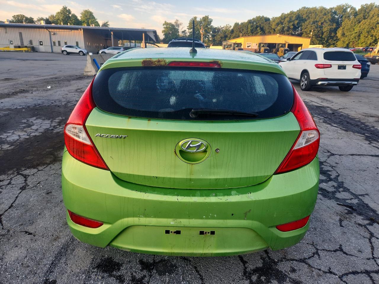 2014 Hyundai Accent Gs Green vin: KMHCT5AE7EU193495