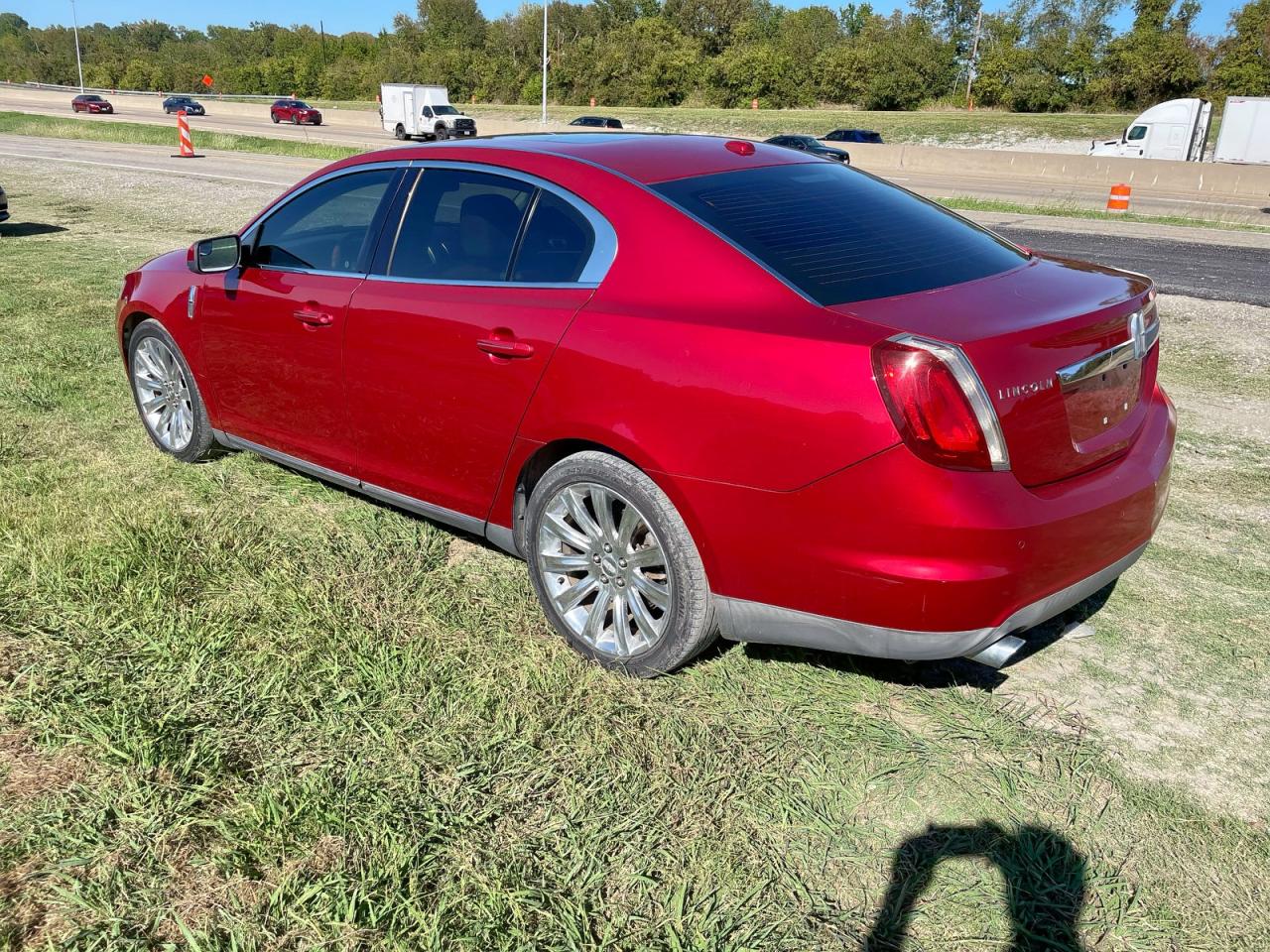 2011 Lincoln Mks Красный vin: 1LNHL9FT5BG605718