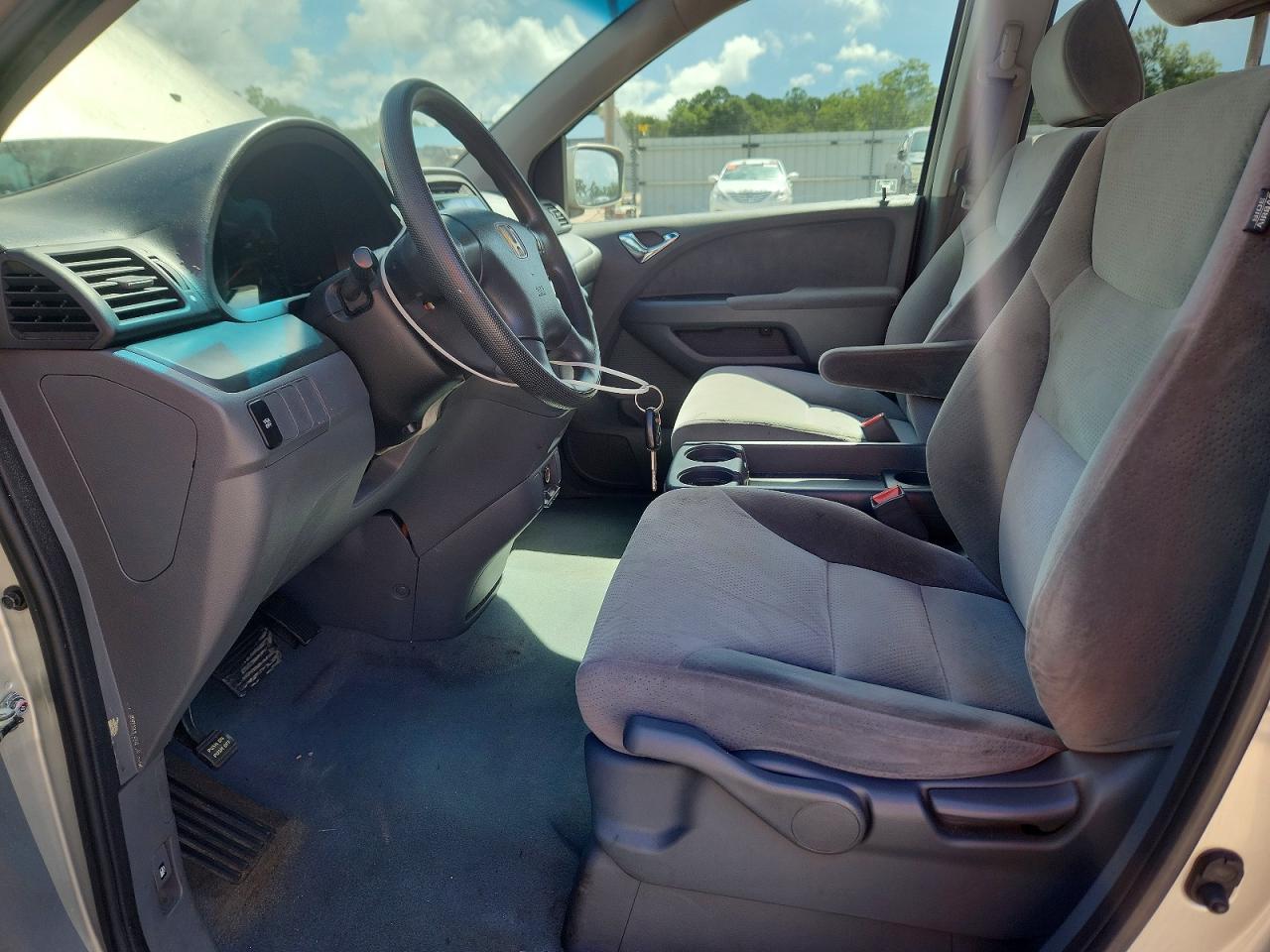 2006 Honda Odyssey Lx Silver vin: 5FNRL38216B094647